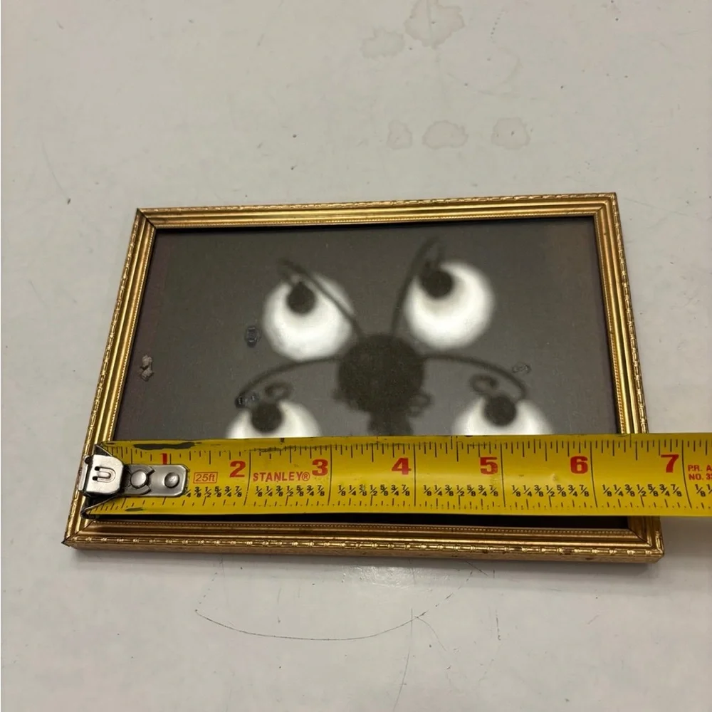7” x 5” golden color picture frame